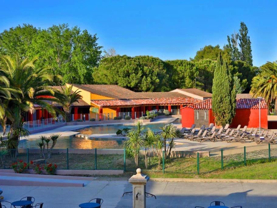 Appartement Residence Vacances Amandier Arles Exterior foto